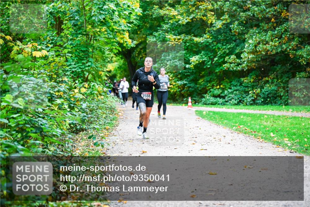 12.10.2025 - Bramfelder Halbmarathon 2025 Dr. Thomas Lammeyer http://msf.ph/oto/9350041 12.10.2025 10:32:44 Laufen 2555, 2663 meine-sportfotos.de