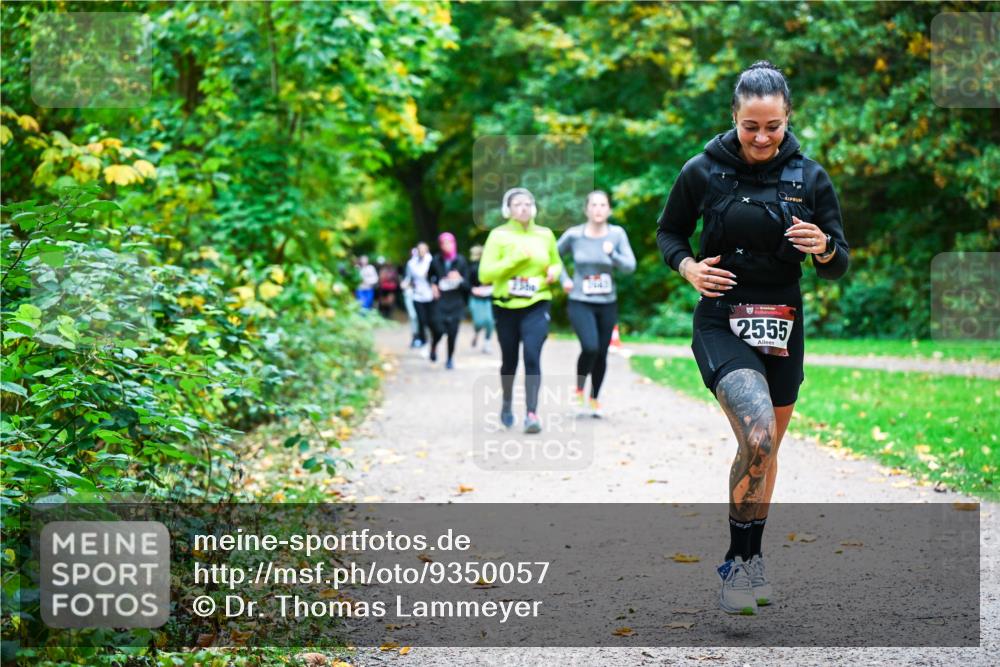12.10.2025 - Bramfelder Halbmarathon 2025 Dr. Thomas Lammeyer http://msf.ph/oto/9350057 12.10.2025 10:32:46 Laufen 2443, 2555 meine-sportfotos.de