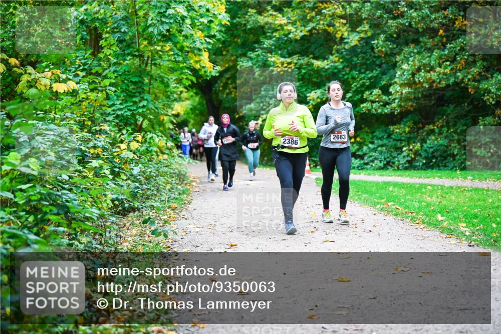 12.10.2025 - Bramfelder Halbmarathon 2025 Dr. Thomas Lammeyer http://msf.ph/oto/9350063 12.10.2025 10:32:47 Laufen 2386, 2663 meine-sportfotos.de