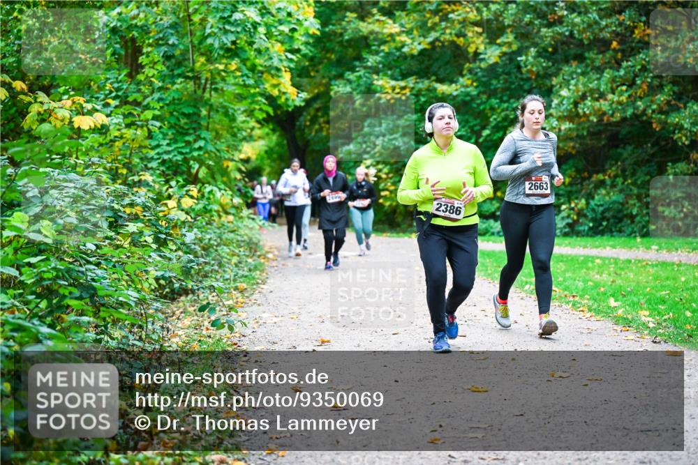 12.10.2025 - Bramfelder Halbmarathon 2025 Dr. Thomas Lammeyer http://msf.ph/oto/9350069 12.10.2025 10:32:48 Laufen 2386, 2663 meine-sportfotos.de
