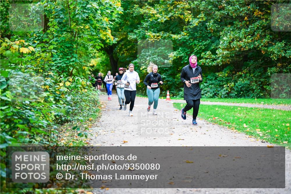 12.10.2025 - Bramfelder Halbmarathon 2025 Dr. Thomas Lammeyer http://msf.ph/oto/9350080 12.10.2025 10:32:51 Laufen 2899, 2200, 332, 2244 meine-sportfotos.de
