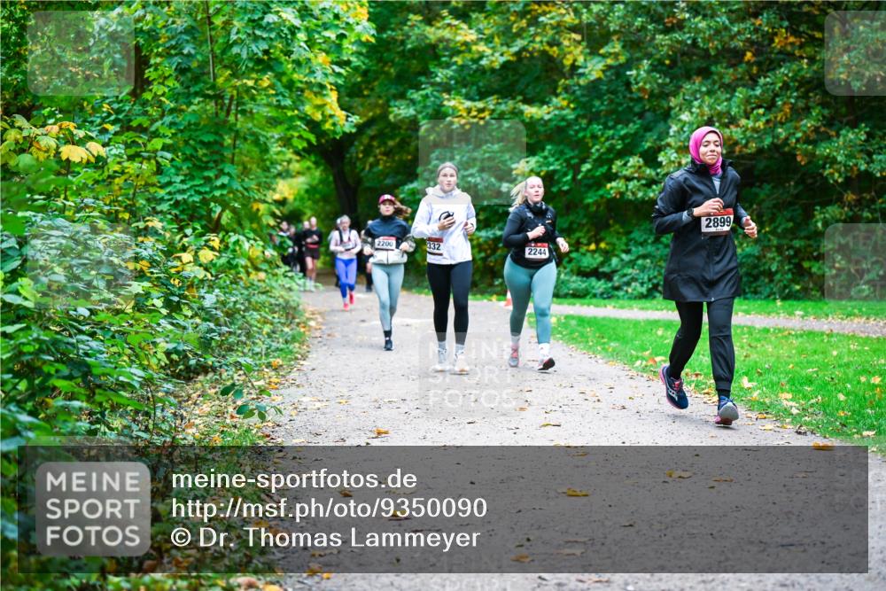 12.10.2025 - Bramfelder Halbmarathon 2025 Dr. Thomas Lammeyer http://msf.ph/oto/9350090 12.10.2025 10:32:52 Laufen 2200, 332, 2244, 2899 meine-sportfotos.de