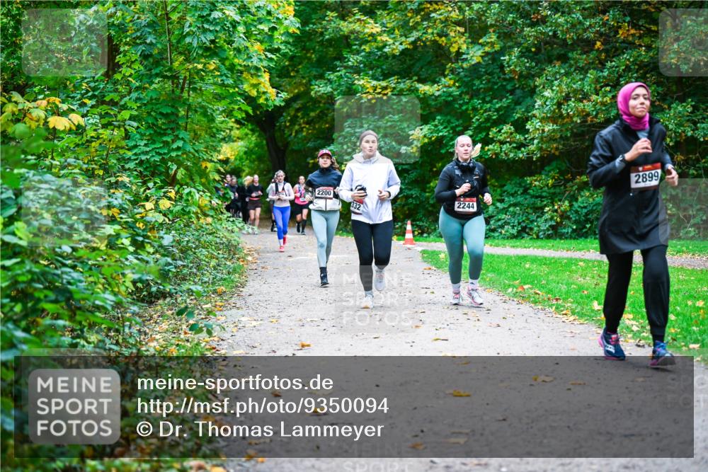 12.10.2025 - Bramfelder Halbmarathon 2025 Dr. Thomas Lammeyer http://msf.ph/oto/9350094 12.10.2025 10:32:53 Laufen 2899, 2200, 332, 2244 meine-sportfotos.de