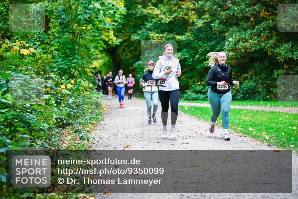 12.10.2025 - Bramfelder Halbmarathon 2025 Dr. Thomas Lammeyer http://msf.ph/oto/9350099 12.10.2025 10:32:54 Laufen 2200, 332, 2244 meine-sportfotos.de