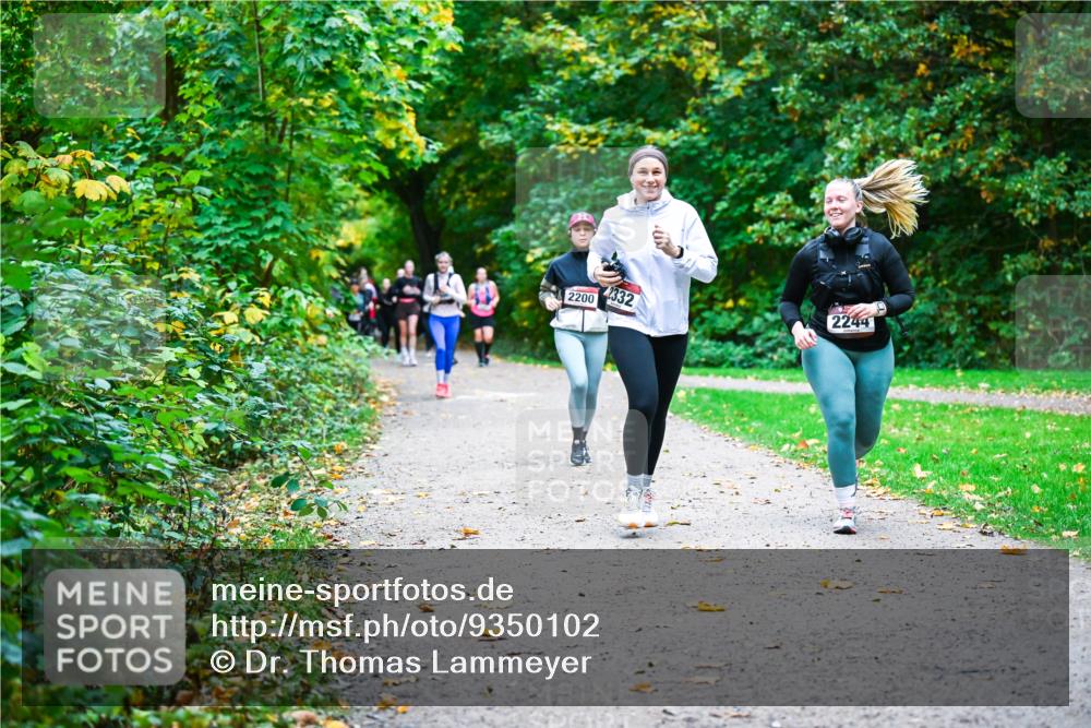 12.10.2025 - Bramfelder Halbmarathon 2025 Dr. Thomas Lammeyer http://msf.ph/oto/9350102 12.10.2025 10:32:54 Laufen 2200, 22332, 2244 meine-sportfotos.de