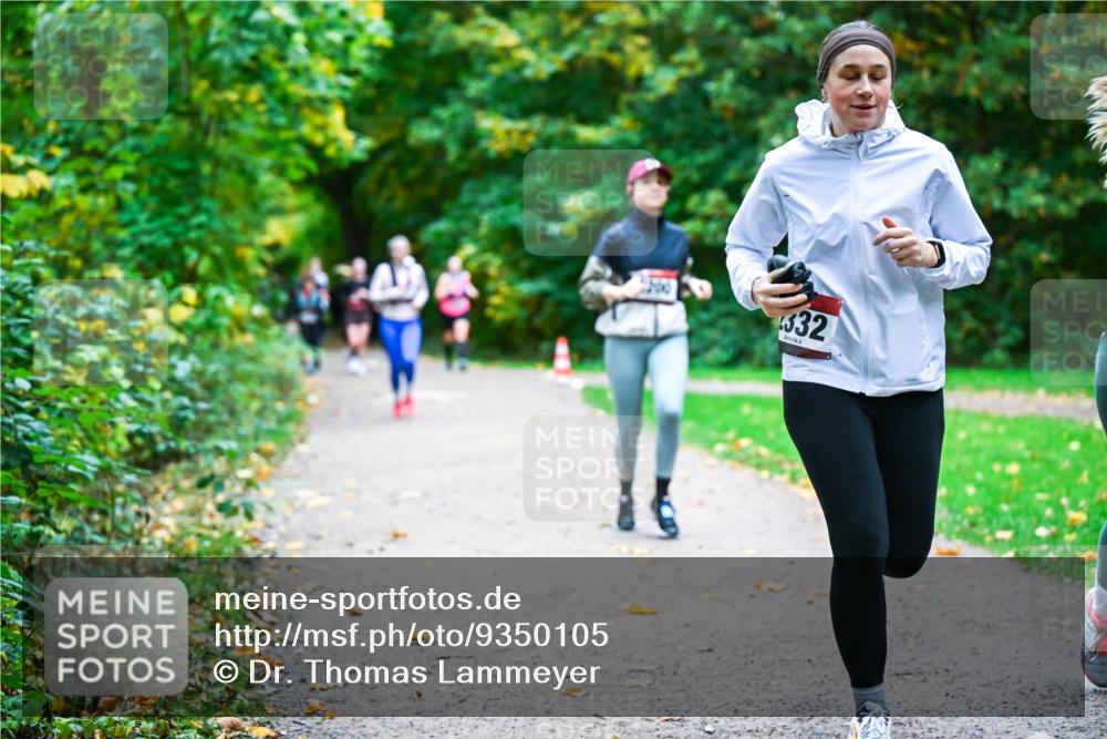 12.10.2025 - Bramfelder Halbmarathon 2025 Dr. Thomas Lammeyer http://msf.ph/oto/9350105 12.10.2025 10:32:56 Laufen 332 meine-sportfotos.de