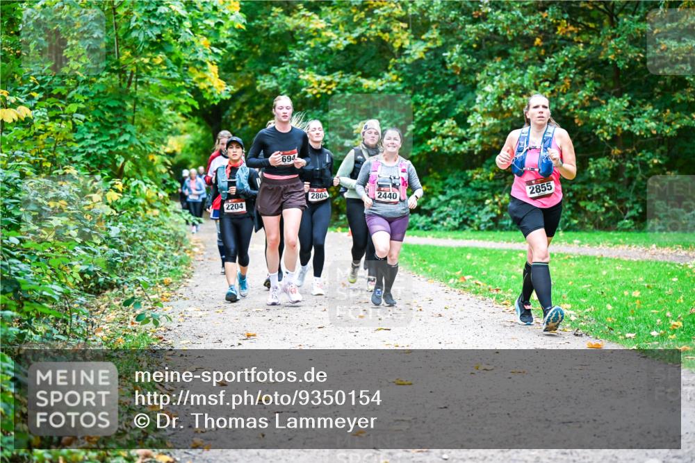 12.10.2025 - Bramfelder Halbmarathon 2025 Dr. Thomas Lammeyer http://msf.ph/oto/9350154 12.10.2025 10:33:05 Laufen 694, 2804, 2204, 2440, 2855 meine-sportfotos.de