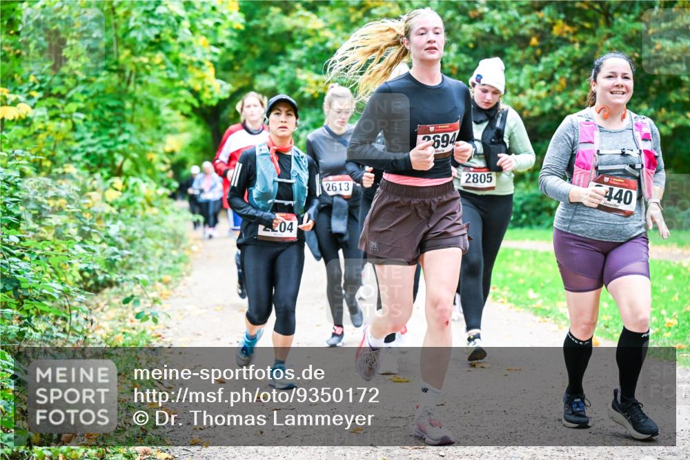 12.10.2025 - Bramfelder Halbmarathon 2025 Dr. Thomas Lammeyer http://msf.ph/oto/9350172 12.10.2025 10:33:07 Laufen 2613, 04, 2694, 2805, 440 meine-sportfotos.de