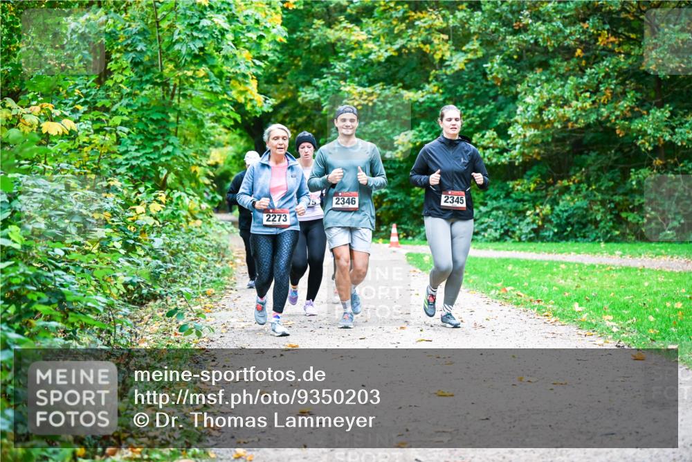 12.10.2025 - Bramfelder Halbmarathon 2025 Dr. Thomas Lammeyer http://msf.ph/oto/9350203 12.10.2025 10:33:15 Laufen 2273, 2346, 2345 meine-sportfotos.de