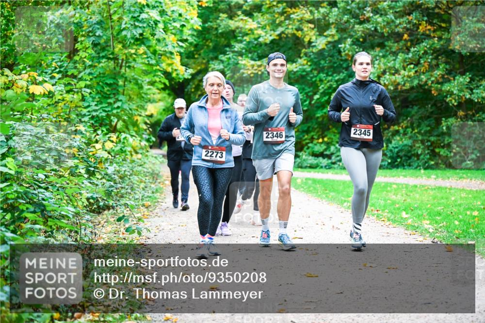 12.10.2025 - Bramfelder Halbmarathon 2025 Dr. Thomas Lammeyer http://msf.ph/oto/9350208 12.10.2025 10:33:16 Laufen 2273, 2346, 2345 meine-sportfotos.de