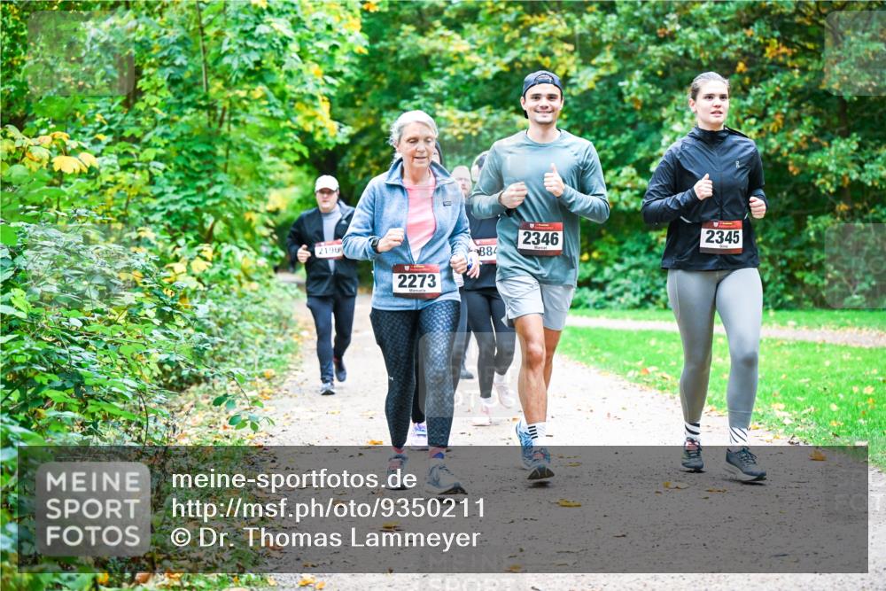 12.10.2025 - Bramfelder Halbmarathon 2025 Dr. Thomas Lammeyer http://msf.ph/oto/9350211 12.10.2025 10:33:17 Laufen 2196, 2273, 884, 2346, 2345 meine-sportfotos.de