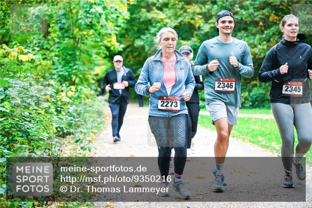 12.10.2025 - Bramfelder Halbmarathon 2025 Dr. Thomas Lammeyer http://msf.ph/oto/9350216 12.10.2025 10:33:17 Laufen 2273, 20, 2346, 2345 meine-sportfotos.de