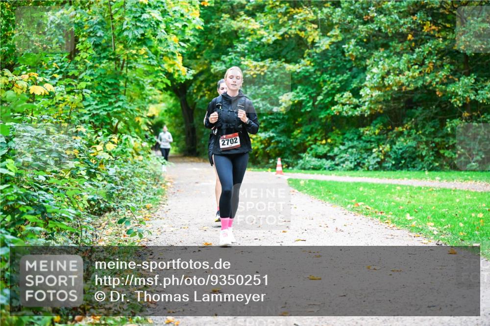 12.10.2025 - Bramfelder Halbmarathon 2025 Dr. Thomas Lammeyer http://msf.ph/oto/9350251 12.10.2025 10:33:24 Laufen 2702 meine-sportfotos.de