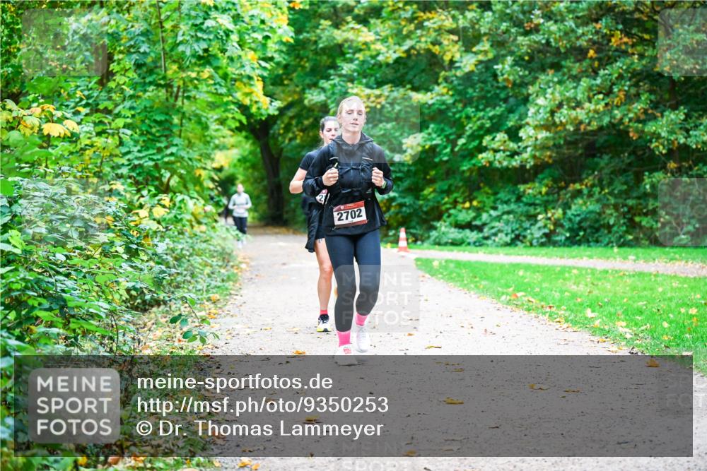 12.10.2025 - Bramfelder Halbmarathon 2025 Dr. Thomas Lammeyer http://msf.ph/oto/9350253 12.10.2025 10:33:24 Laufen 2702 meine-sportfotos.de