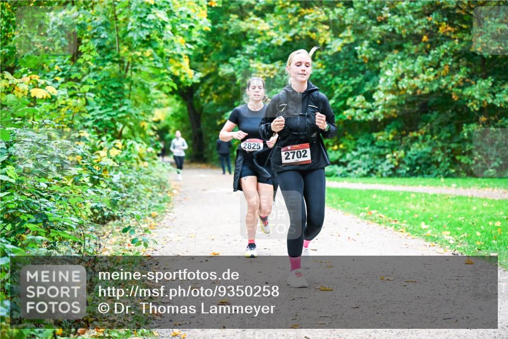 12.10.2025 - Bramfelder Halbmarathon 2025 Dr. Thomas Lammeyer http://msf.ph/oto/9350258 12.10.2025 10:33:25 Laufen 2825, 2702 meine-sportfotos.de