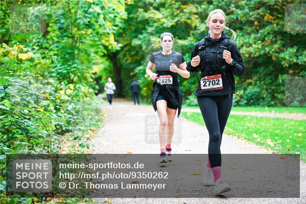 12.10.2025 - Bramfelder Halbmarathon 2025 Dr. Thomas Lammeyer http://msf.ph/oto/9350262 12.10.2025 10:33:26 Laufen 2825, 2702 meine-sportfotos.de