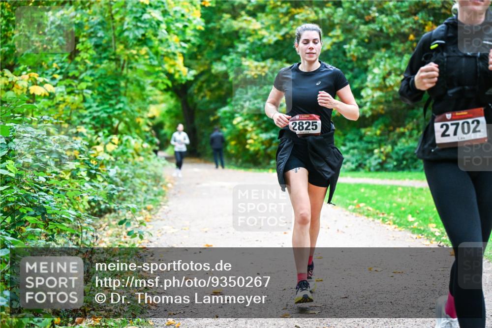 12.10.2025 - Bramfelder Halbmarathon 2025 Dr. Thomas Lammeyer http://msf.ph/oto/9350267 12.10.2025 10:33:26 Laufen 2825, 2702 meine-sportfotos.de
