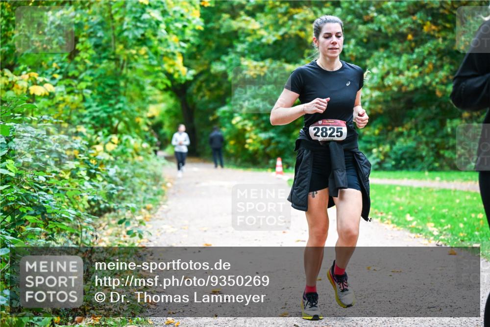 12.10.2025 - Bramfelder Halbmarathon 2025 Dr. Thomas Lammeyer http://msf.ph/oto/9350269 12.10.2025 10:33:27 Laufen 34, 2825 meine-sportfotos.de