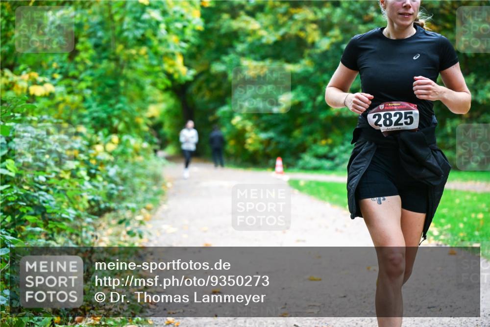 12.10.2025 - Bramfelder Halbmarathon 2025 Dr. Thomas Lammeyer http://msf.ph/oto/9350273 12.10.2025 10:33:27 Laufen 34, 2825 meine-sportfotos.de