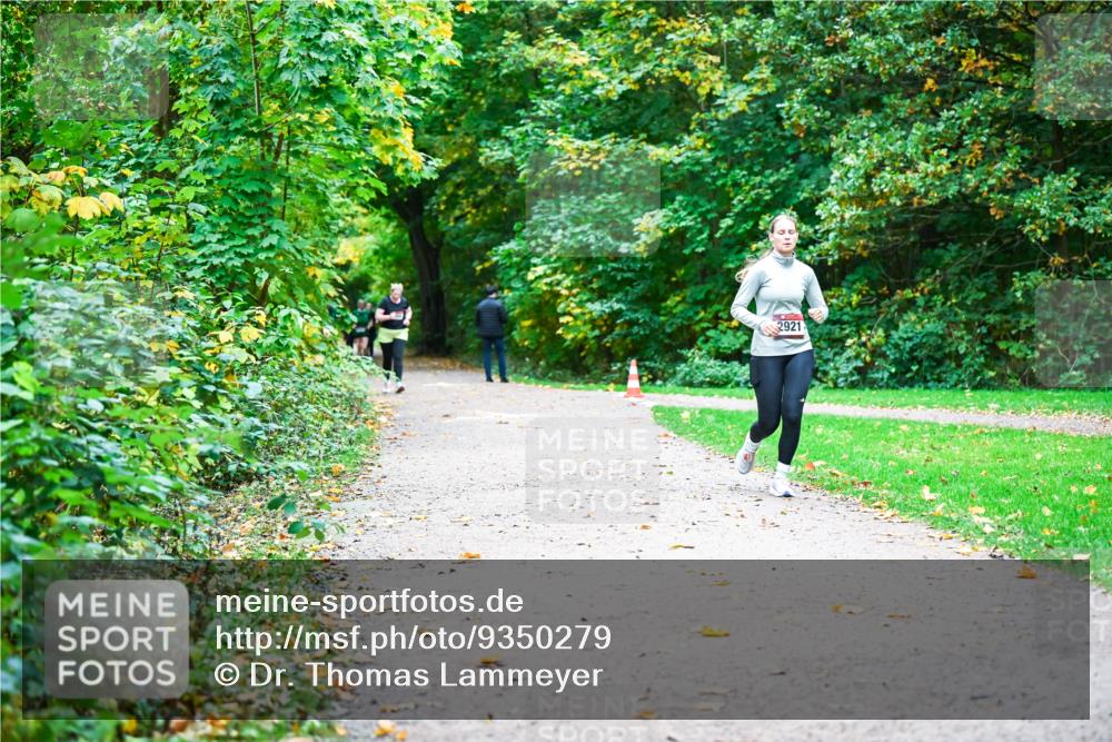 12.10.2025 - Bramfelder Halbmarathon 2025 Dr. Thomas Lammeyer http://msf.ph/oto/9350279 12.10.2025 10:33:34 Laufen 2921 meine-sportfotos.de