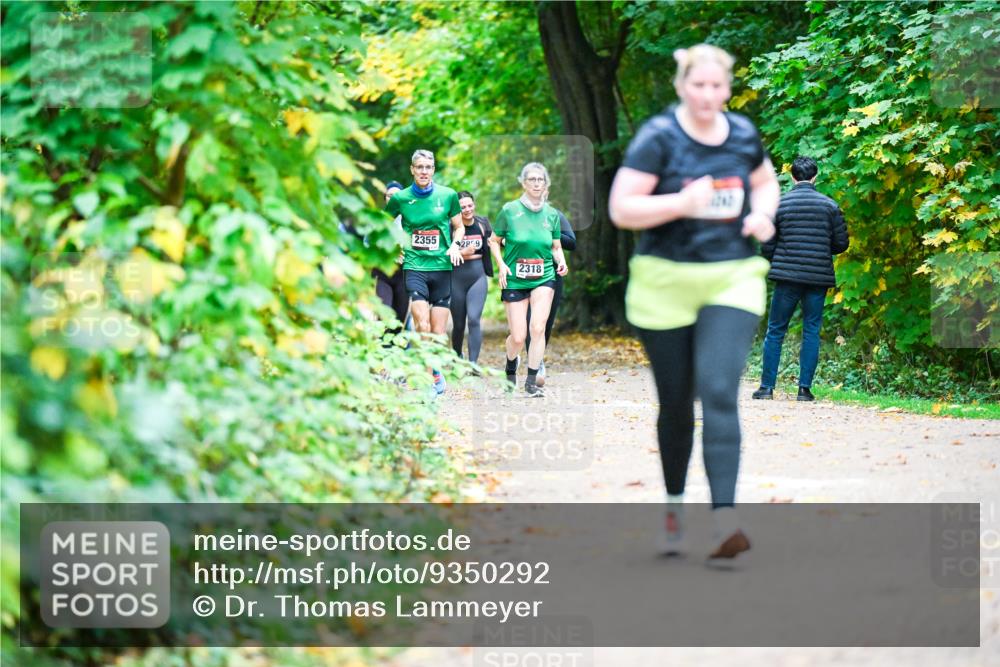 12.10.2025 - Bramfelder Halbmarathon 2025 Dr. Thomas Lammeyer http://msf.ph/oto/9350292 12.10.2025 10:33:41 Laufen 2355, 289, 4, 2318 meine-sportfotos.de