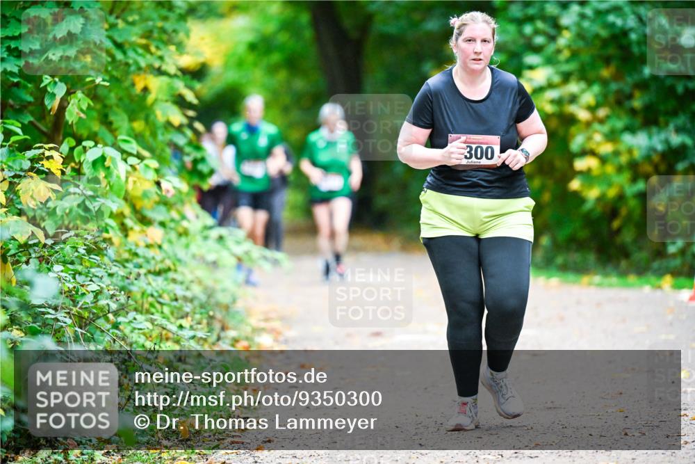 12.10.2025 - Bramfelder Halbmarathon 2025 Dr. Thomas Lammeyer http://msf.ph/oto/9350300 12.10.2025 10:33:42 Laufen 300 meine-sportfotos.de