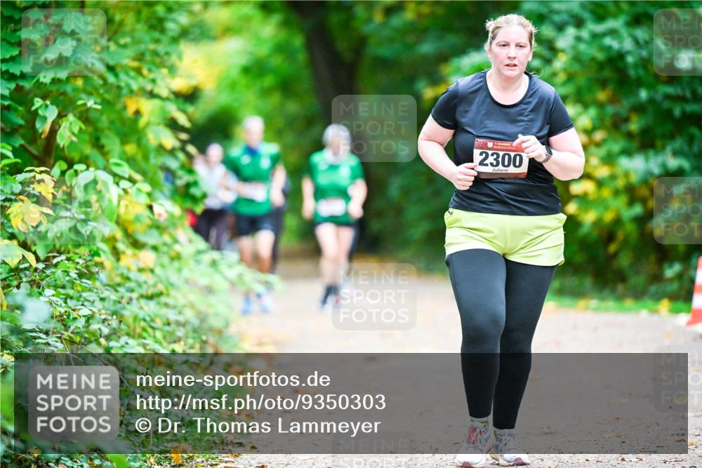 12.10.2025 - Bramfelder Halbmarathon 2025 Dr. Thomas Lammeyer http://msf.ph/oto/9350303 12.10.2025 10:33:43 Laufen 2300 meine-sportfotos.de
