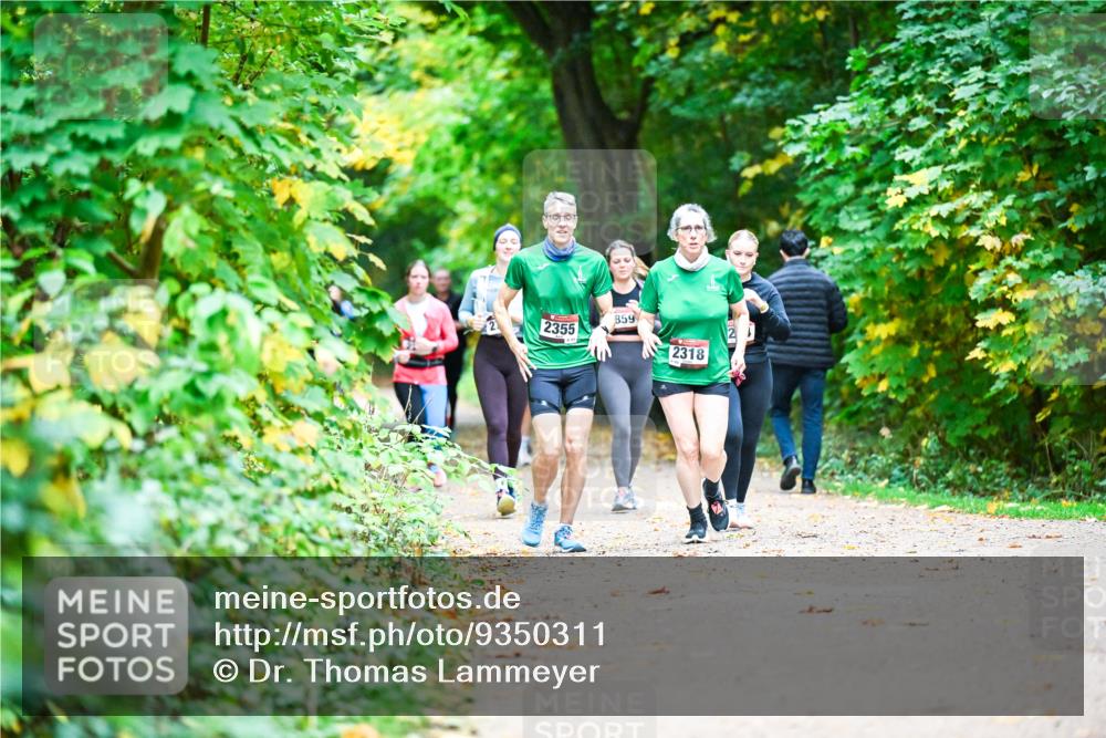 12.10.2025 - Bramfelder Halbmarathon 2025 Dr. Thomas Lammeyer http://msf.ph/oto/9350311 12.10.2025 10:33:45 Laufen 2355, 859, 2318 meine-sportfotos.de