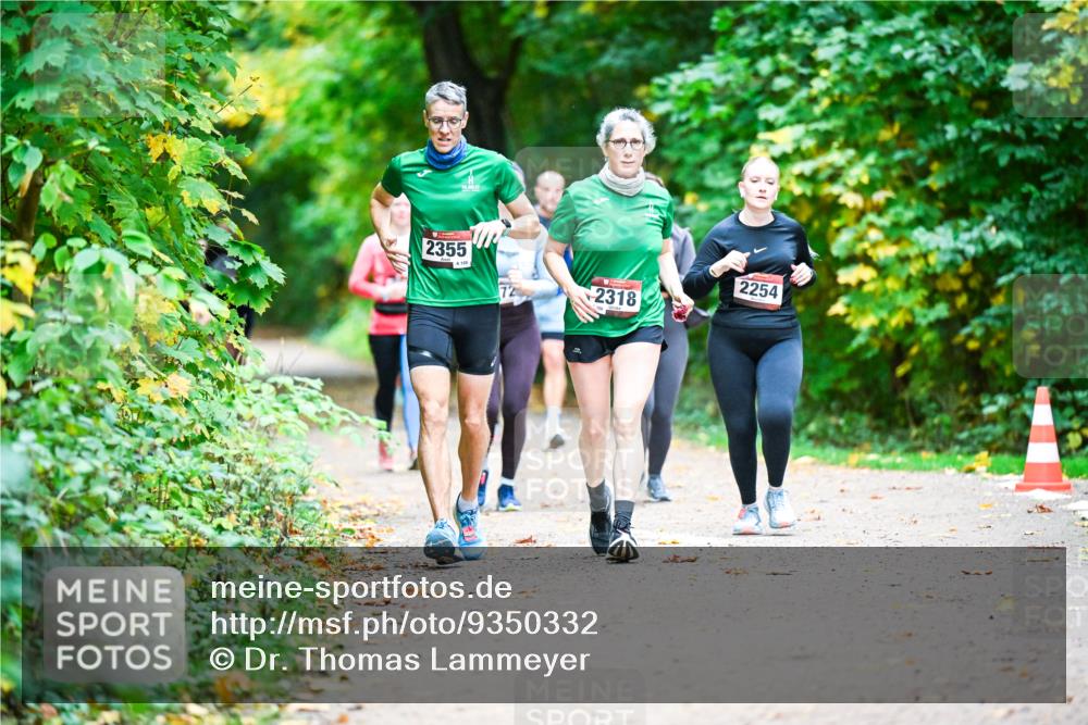 12.10.2025 - Bramfelder Halbmarathon 2025 Dr. Thomas Lammeyer http://msf.ph/oto/9350332 12.10.2025 10:33:49 Laufen 2355, 159, 72, 2254, 2318 meine-sportfotos.de