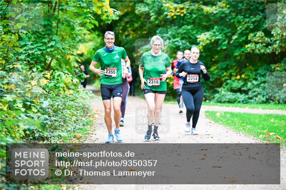 12.10.2025 - Bramfelder Halbmarathon 2025 Dr. Thomas Lammeyer http://msf.ph/oto/9350357 12.10.2025 10:33:53 Laufen 2355, 2318, 2254 meine-sportfotos.de