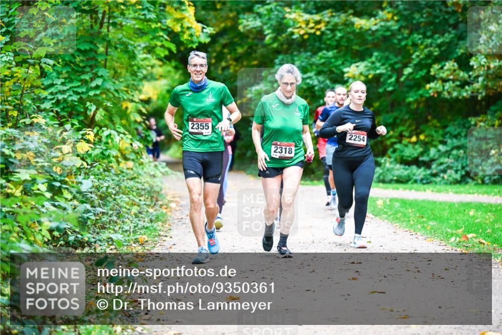 12.10.2025 - Bramfelder Halbmarathon 2025 Dr. Thomas Lammeyer http://msf.ph/oto/9350361 12.10.2025 10:33:53 Laufen 2355, 159, 2318, 2254 meine-sportfotos.de