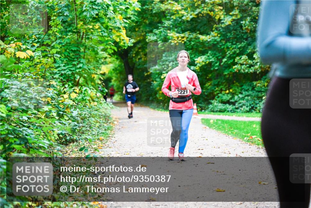 12.10.2025 - Bramfelder Halbmarathon 2025 Dr. Thomas Lammeyer http://msf.ph/oto/9350387 12.10.2025 10:34:00 Laufen 2221 meine-sportfotos.de