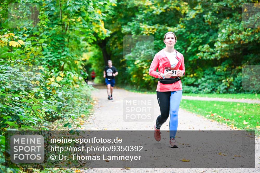 12.10.2025 - Bramfelder Halbmarathon 2025 Dr. Thomas Lammeyer http://msf.ph/oto/9350392 12.10.2025 10:34:01 Laufen 1 meine-sportfotos.de