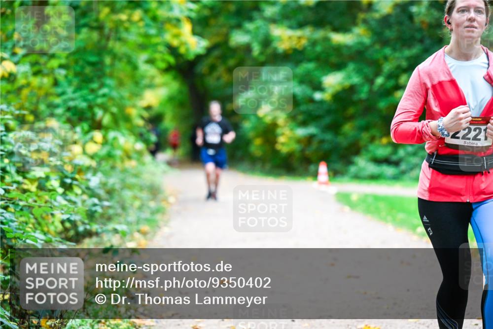 12.10.2025 - Bramfelder Halbmarathon 2025 Dr. Thomas Lammeyer http://msf.ph/oto/9350402 12.10.2025 10:34:02 Laufen 2221 meine-sportfotos.de