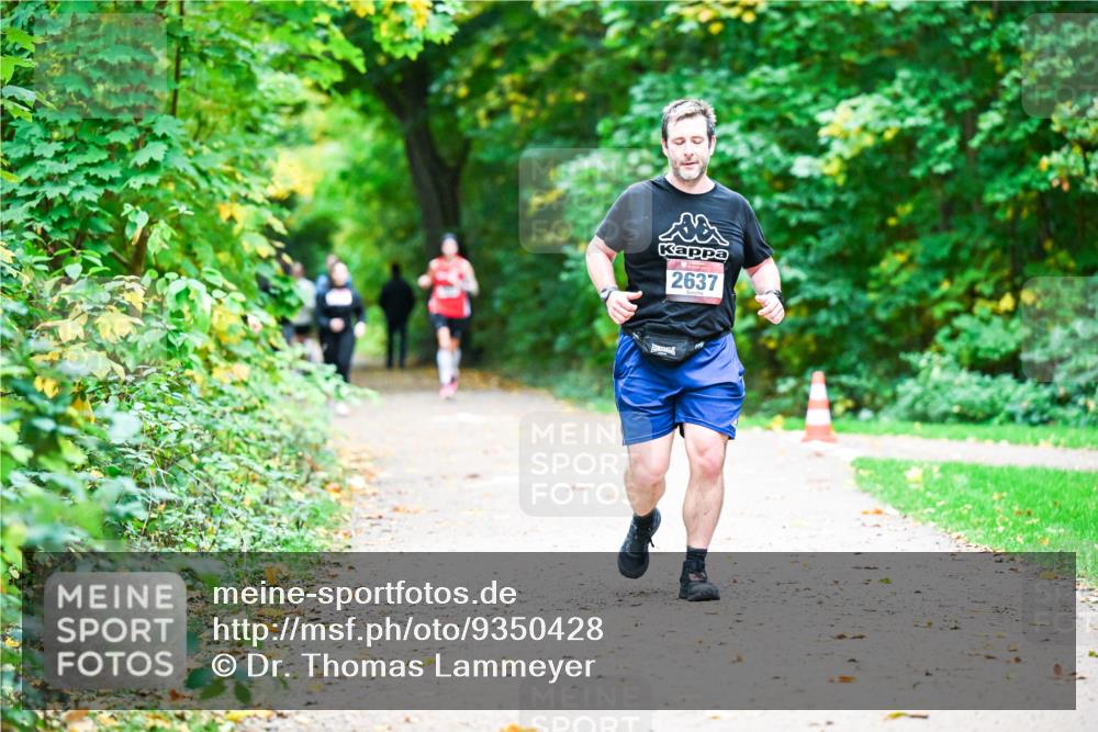 12.10.2025 - Bramfelder Halbmarathon 2025 Dr. Thomas Lammeyer http://msf.ph/oto/9350428 12.10.2025 10:34:06 Laufen 2637 meine-sportfotos.de