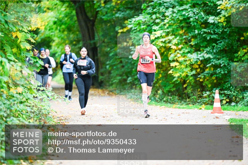 12.10.2025 - Bramfelder Halbmarathon 2025 Dr. Thomas Lammeyer http://msf.ph/oto/9350433 12.10.2025 10:34:10 Laufen 2635, 2347 meine-sportfotos.de