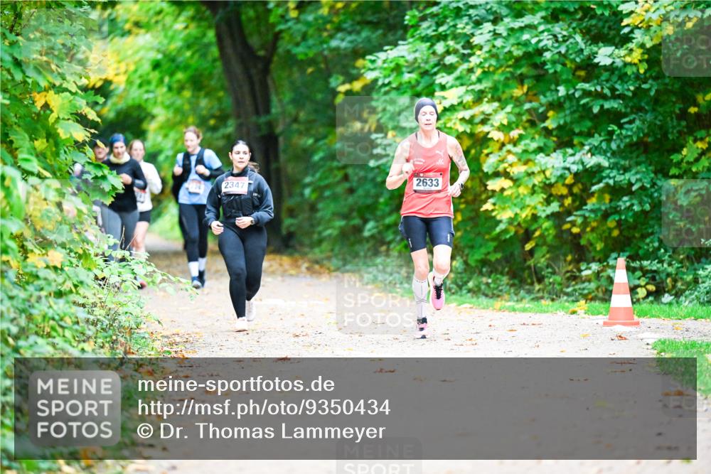 12.10.2025 - Bramfelder Halbmarathon 2025 Dr. Thomas Lammeyer http://msf.ph/oto/9350434 12.10.2025 10:34:10 Laufen 2347, 2633 meine-sportfotos.de