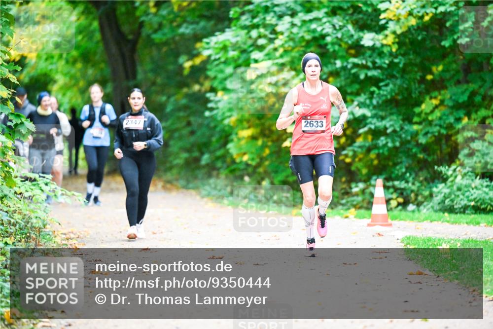 12.10.2025 - Bramfelder Halbmarathon 2025 Dr. Thomas Lammeyer http://msf.ph/oto/9350444 12.10.2025 10:34:11 Laufen 2347, 2633 meine-sportfotos.de