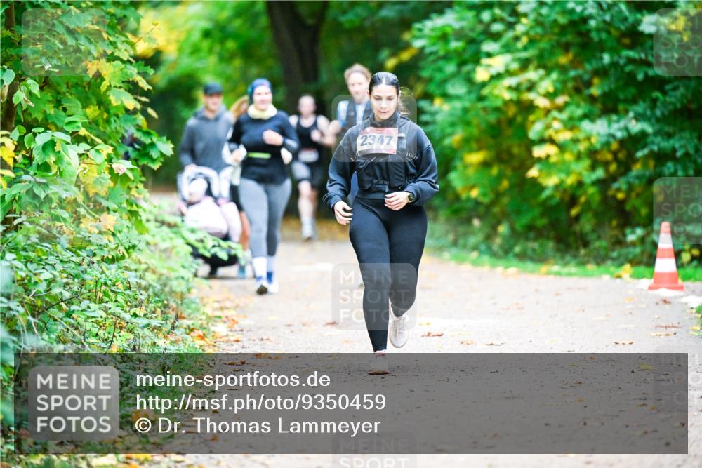 12.10.2025 - Bramfelder Halbmarathon 2025 Dr. Thomas Lammeyer http://msf.ph/oto/9350459 12.10.2025 10:34:15 Laufen 2347 meine-sportfotos.de