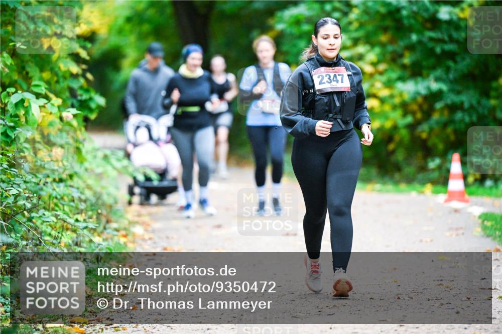 12.10.2025 - Bramfelder Halbmarathon 2025 Dr. Thomas Lammeyer http://msf.ph/oto/9350472 12.10.2025 10:34:17 Laufen 2347 meine-sportfotos.de