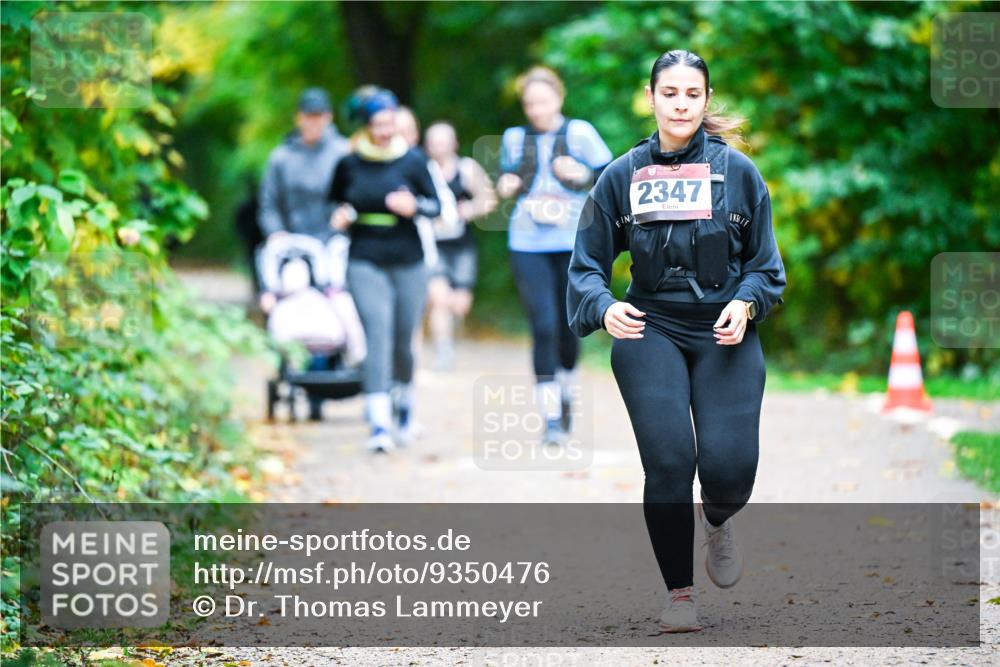 12.10.2025 - Bramfelder Halbmarathon 2025 Dr. Thomas Lammeyer http://msf.ph/oto/9350476 12.10.2025 10:34:18 Laufen 2347 meine-sportfotos.de