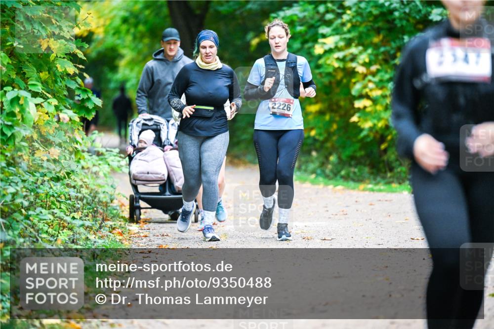 12.10.2025 - Bramfelder Halbmarathon 2025 Dr. Thomas Lammeyer http://msf.ph/oto/9350488 12.10.2025 10:34:20 Laufen 2226, 2347 meine-sportfotos.de