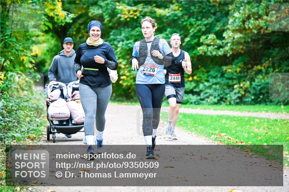 12.10.2025 - Bramfelder Halbmarathon 2025 Dr. Thomas Lammeyer http://msf.ph/oto/9350509 12.10.2025 10:34:24 Laufen 7, 2226, 2448 meine-sportfotos.de
