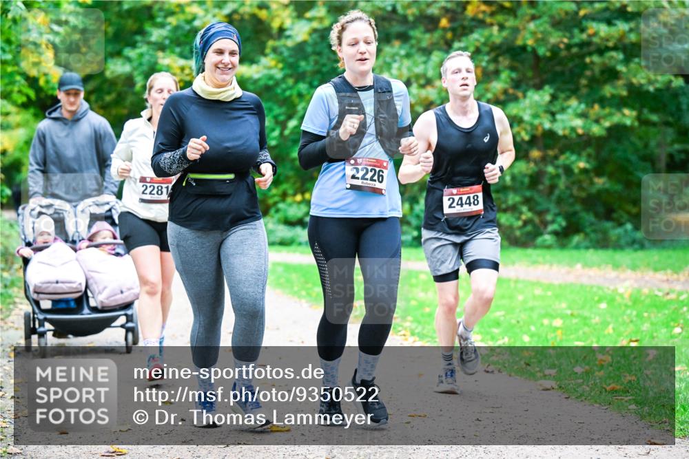 12.10.2025 - Bramfelder Halbmarathon 2025 Dr. Thomas Lammeyer http://msf.ph/oto/9350522 12.10.2025 10:34:26 Laufen 2281, 2226, 2448 meine-sportfotos.de