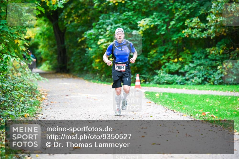 12.10.2025 - Bramfelder Halbmarathon 2025 Dr. Thomas Lammeyer http://msf.ph/oto/9350527 12.10.2025 10:34:31 Laufen 2894 meine-sportfotos.de