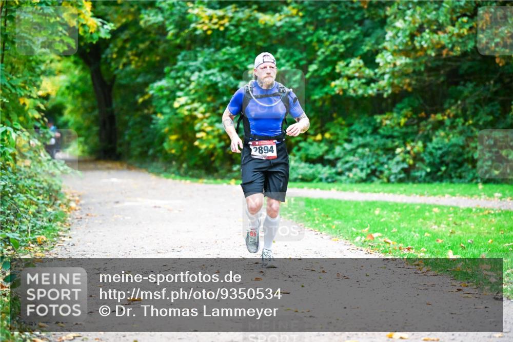 12.10.2025 - Bramfelder Halbmarathon 2025 Dr. Thomas Lammeyer http://msf.ph/oto/9350534 12.10.2025 10:34:32 Laufen 2894 meine-sportfotos.de