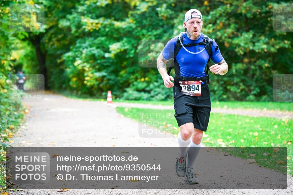 12.10.2025 - Bramfelder Halbmarathon 2025 Dr. Thomas Lammeyer http://msf.ph/oto/9350544 12.10.2025 10:34:34 Laufen 2894 meine-sportfotos.de