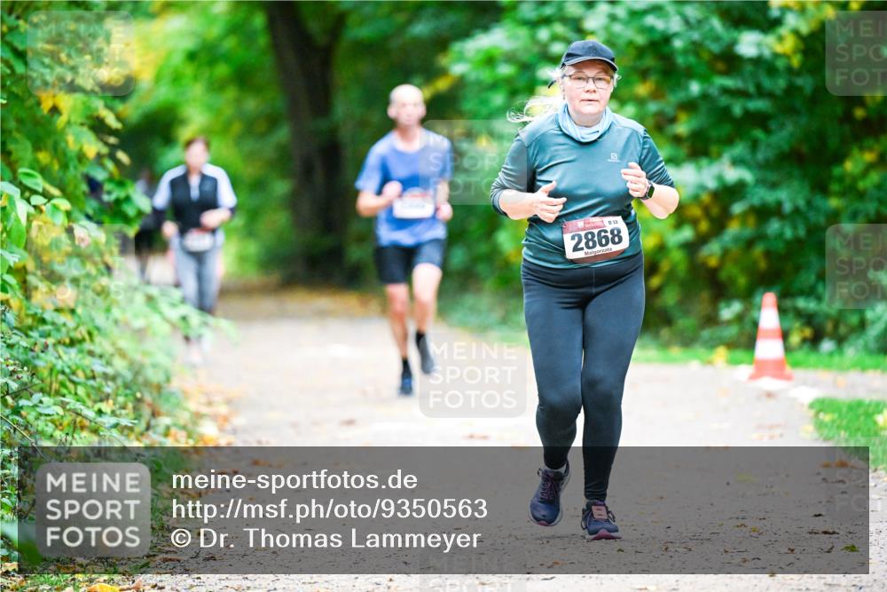 12.10.2025 - Bramfelder Halbmarathon 2025 Dr. Thomas Lammeyer http://msf.ph/oto/9350563 12.10.2025 10:34:43 Laufen 32, 2868 meine-sportfotos.de