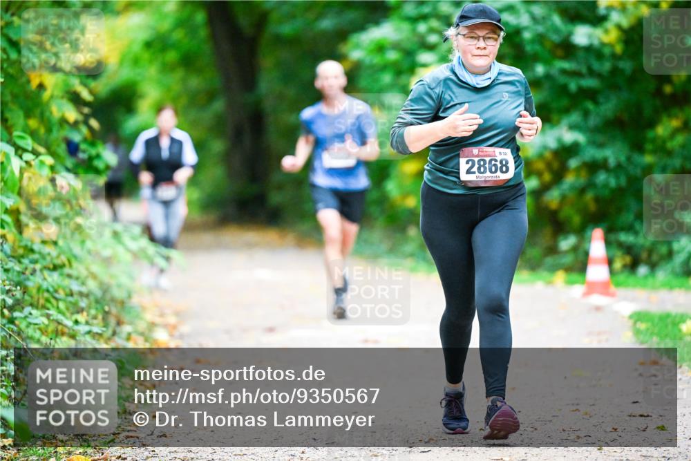 12.10.2025 - Bramfelder Halbmarathon 2025 Dr. Thomas Lammeyer http://msf.ph/oto/9350567 12.10.2025 10:34:44 Laufen 32, 2868 meine-sportfotos.de