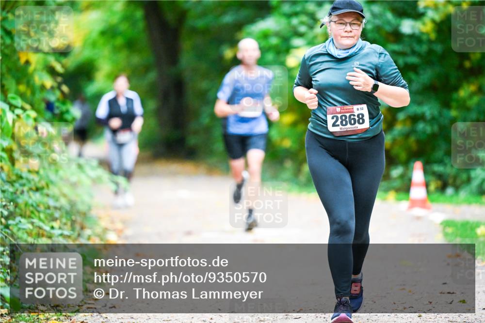 12.10.2025 - Bramfelder Halbmarathon 2025 Dr. Thomas Lammeyer http://msf.ph/oto/9350570 12.10.2025 10:34:44 Laufen 34, 32, 2868 meine-sportfotos.de